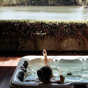 Lakehouse One-Bedroom Villa Hot Tub